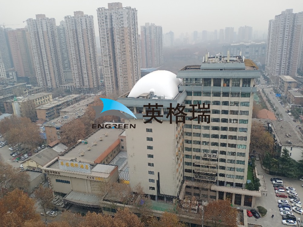 原始樓頂露天改造球館的午夜电影福利建築方案